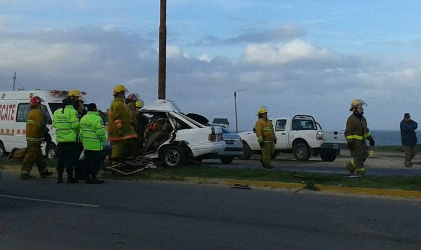 Accidente Fatal En Ruta 11: Auto Se Incrustó En Una Columna; Suman 32 ...