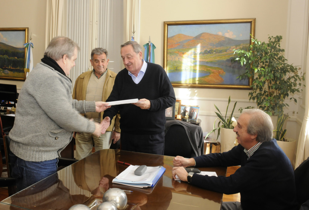 Tandil: el intendente Lunghi recibió a vecinos del barrio Del Golf