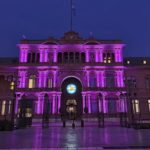 La Casa de Gobierno lució violeta por el aniversario de "Ni una Menos"