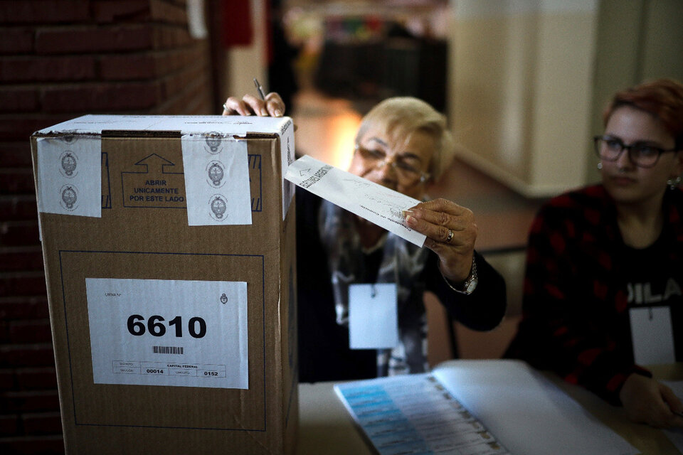 La red Ser Fiscal respaldó el planteo de la Cámara Electoral para que se vacunen a todas las autoridades de mesa