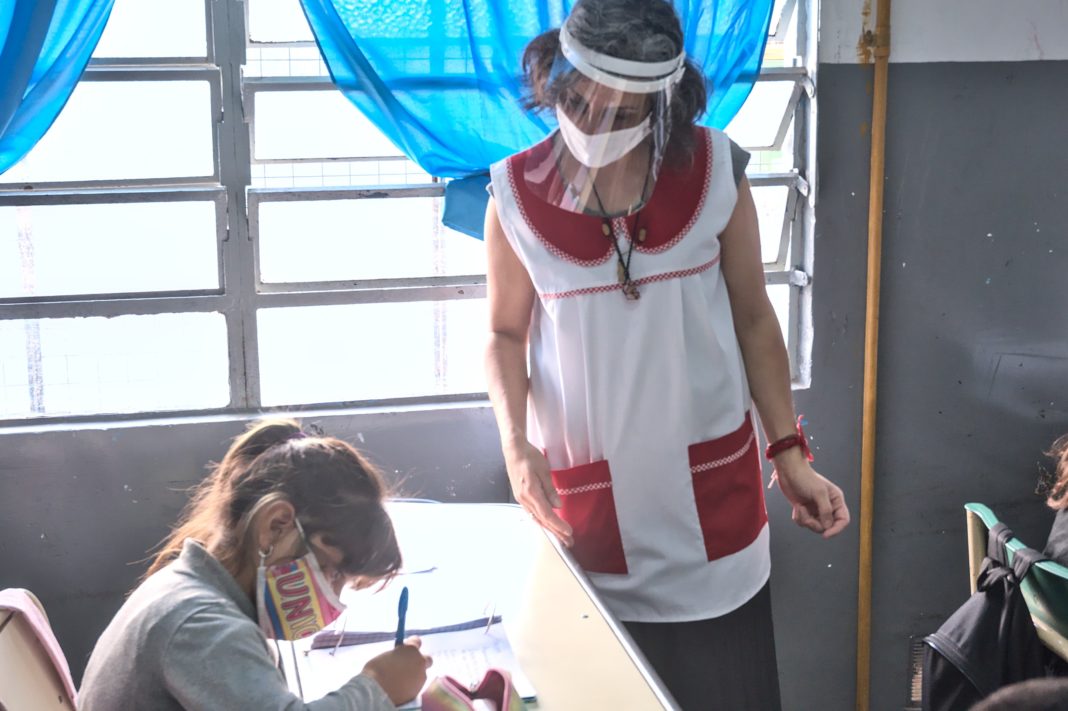 Desde mañana vuelve la “presencialidad plena” en las escuelas bonaerenses