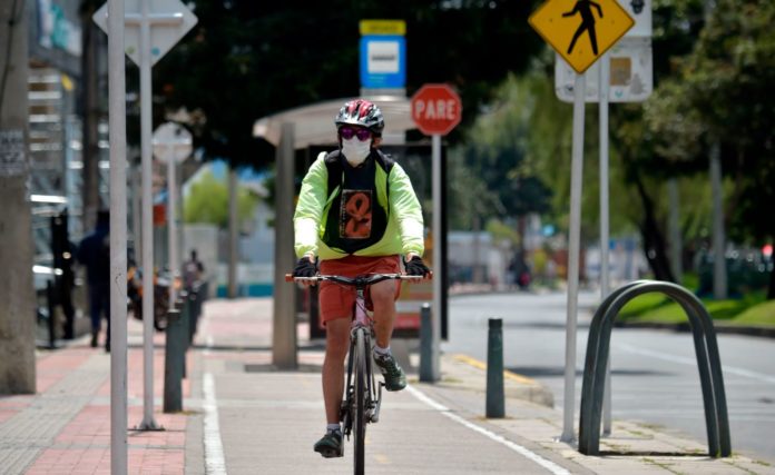 Aconsejan andar en bicicleta para retomar la actividad física después de tener Covid-19