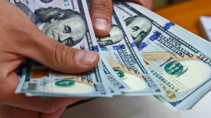 El dólar “blue” cerró a $199 y alcanzó así un nuevo máximo histórico