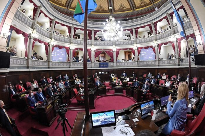 Juraron los nuevos senadores bonaerenses y la Cámara quedó 23 a 23