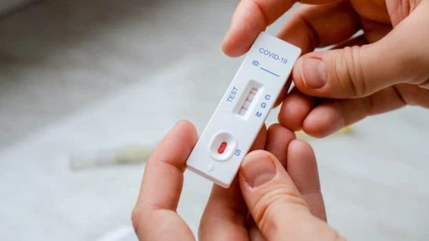 Coronavirus: para evitar las largas filas de testeo, en enero podrían autorizar los autotest para el hogar