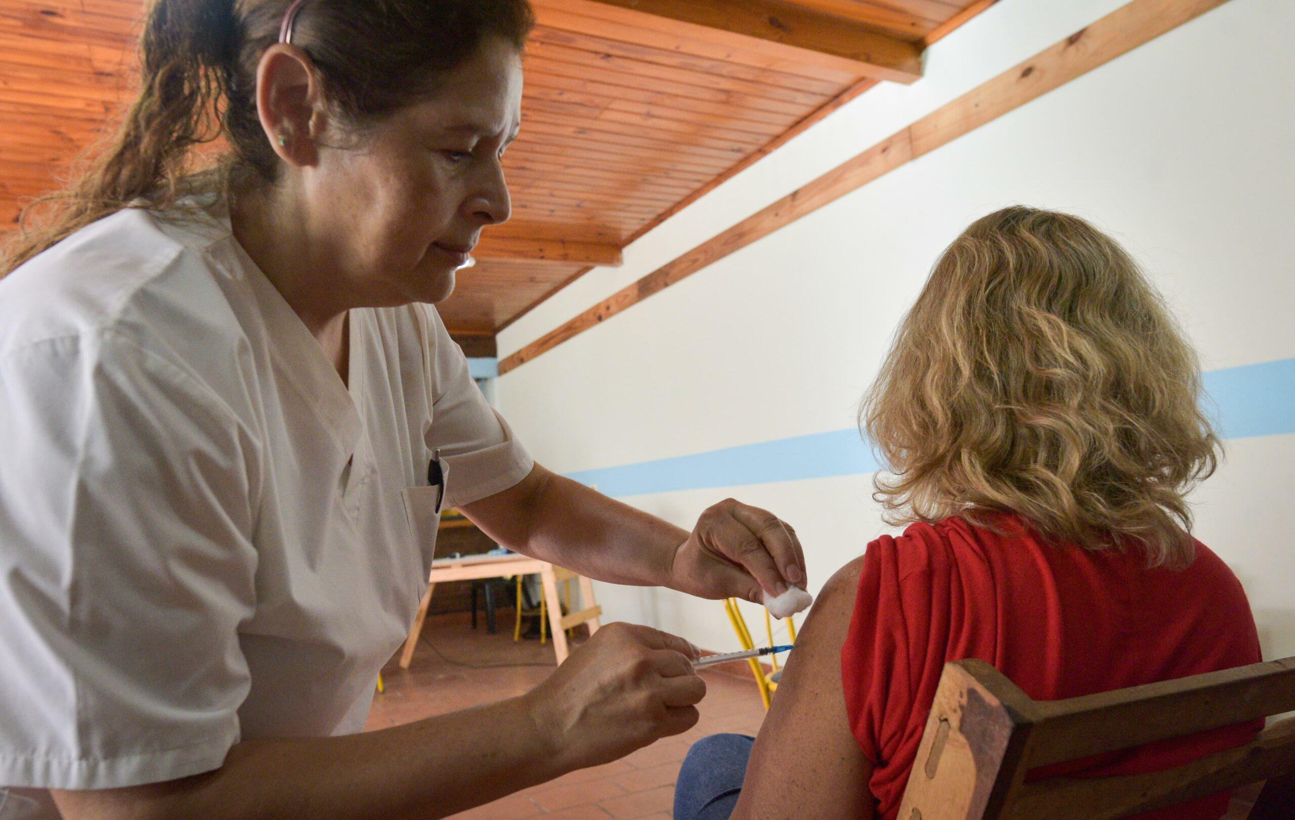 Comienza la vacunación antigripal para embarazadas, personas mayores de 65 años y personal de salud