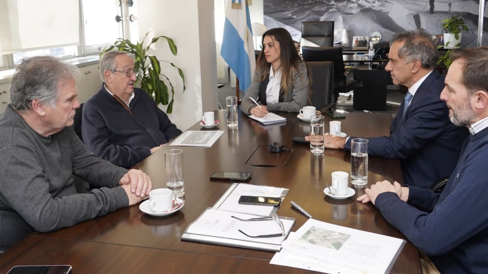 Scioli promoverá Destino Tandil en agosto durante su visita a esa ciudad: Se reunió con Lunghi