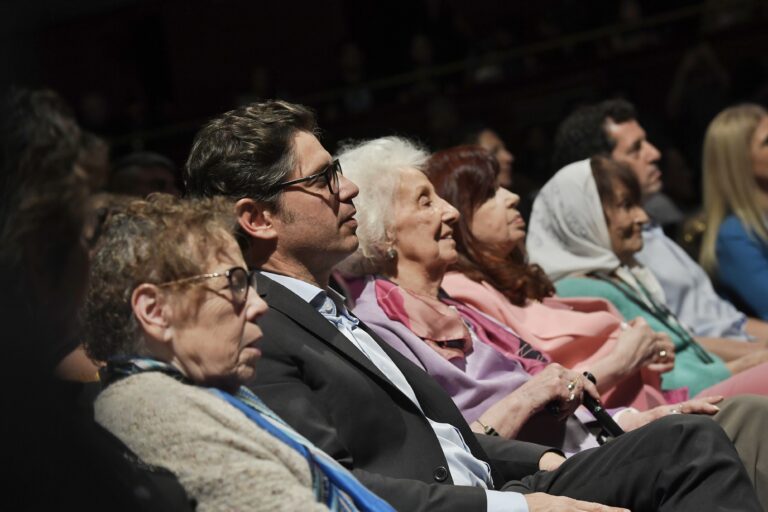 Estela de Carlotto describió el encuentro entre Kicillof y Cristina: “Una frialdad bárbara, no se hablaron, parecían chicos”