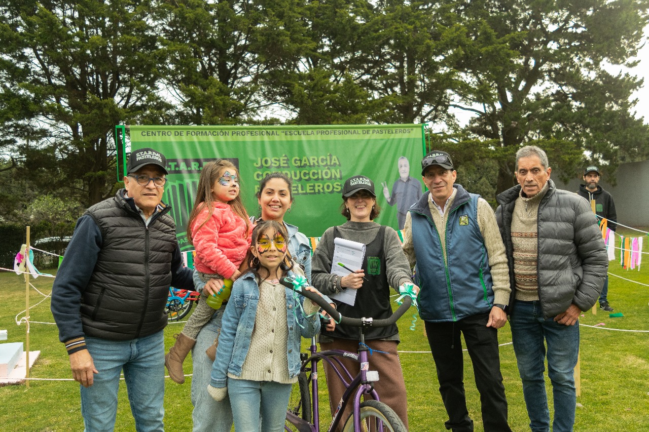 El Sindicato de Pasteleros celebró el día de la niñez con gran participación de afiliados