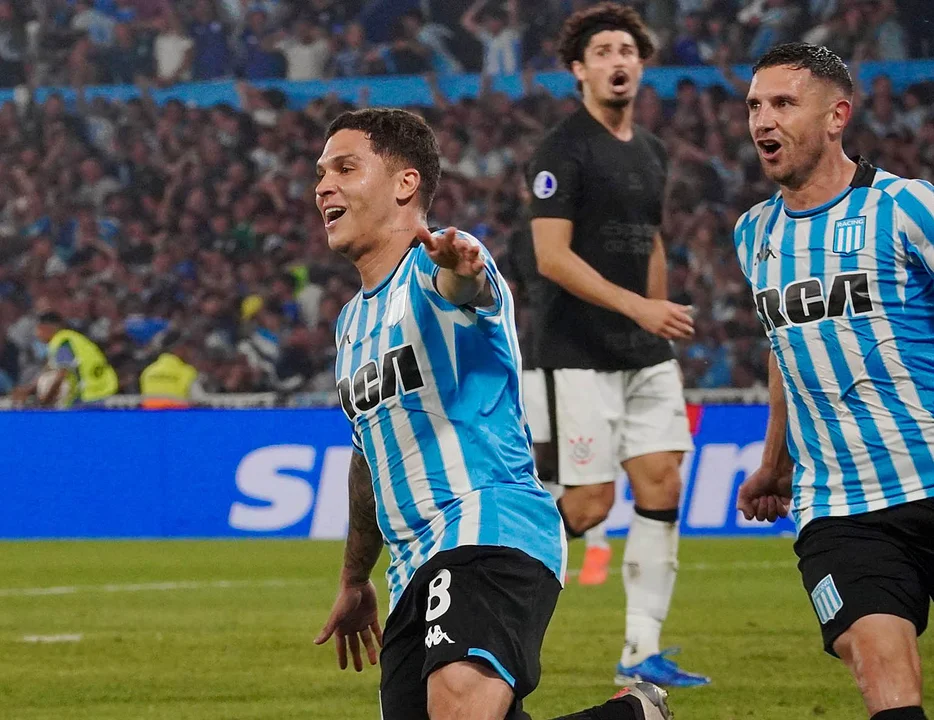 Quintero recordó a Gago luego de salir campeón con Racing de la Copa Sudamericana