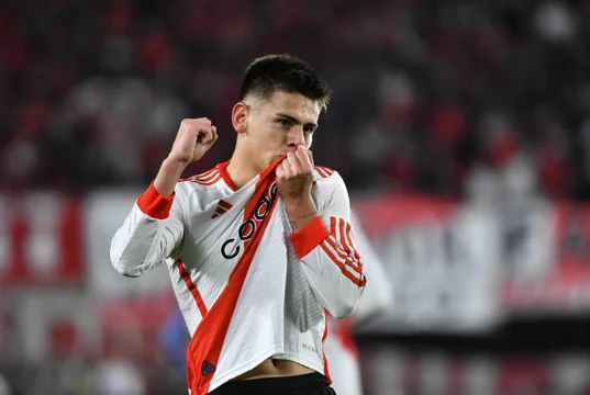 El "Diablito" Echeverri se despidió de River y le deja medio millón de euros extra