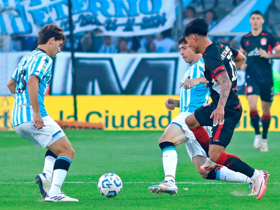 En un partido que quedará para la historia, Racing perdió con Estudiantes de La Plata y se despidió de la lucha por la Liga Profesional