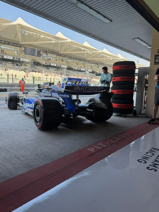 Tras una buena primera Práctica, Franco Colapinto no terminó la segunda del Gran Premio de Abu Dhabi y quedó último